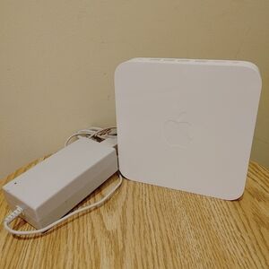 Apple AirPort Extreme Dual-Band Wi-FI Wireless-N‎ Station Model A1301 great cond
